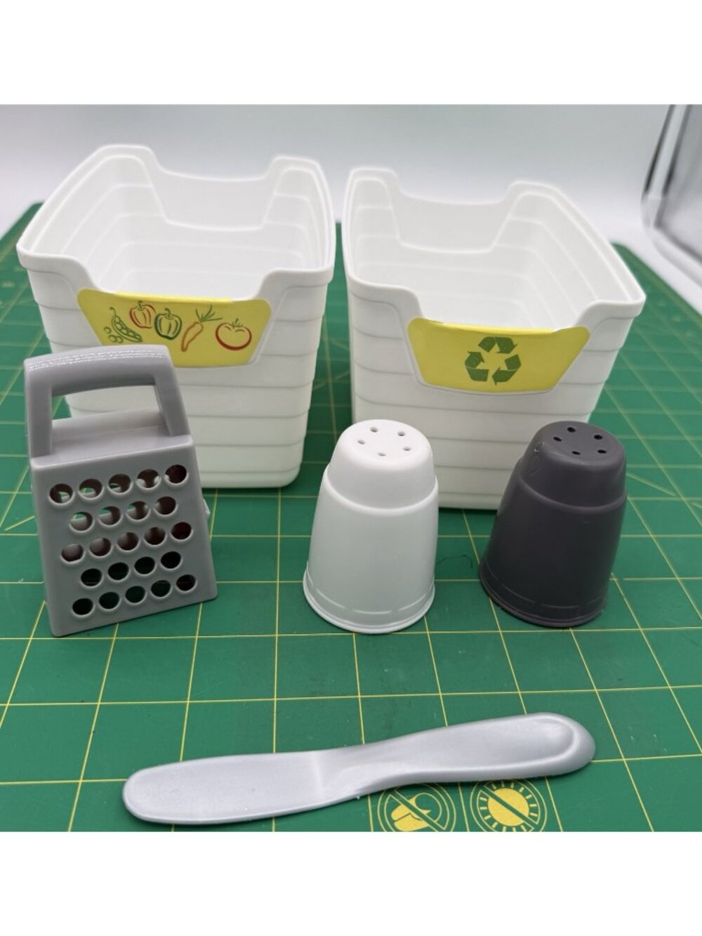 Step 2 Kitchen Vegetable And Recycling Bins With Accessories